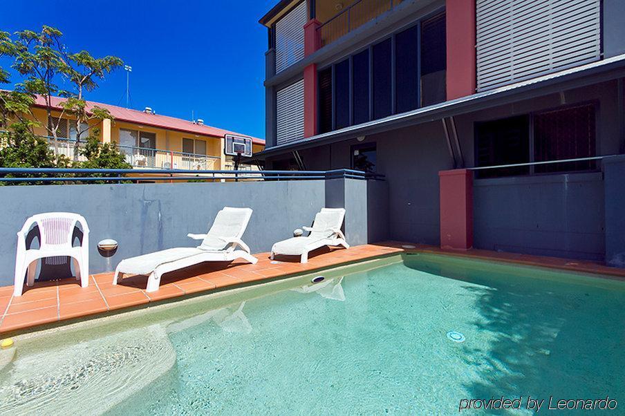 Arrival Lodge Hostel Accommodation Gold Coast Exterior photo