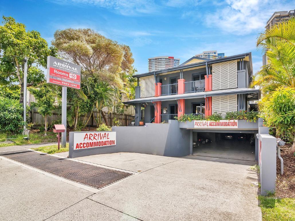 Arrival Lodge Hostel Accommodation Gold Coast Exterior photo
