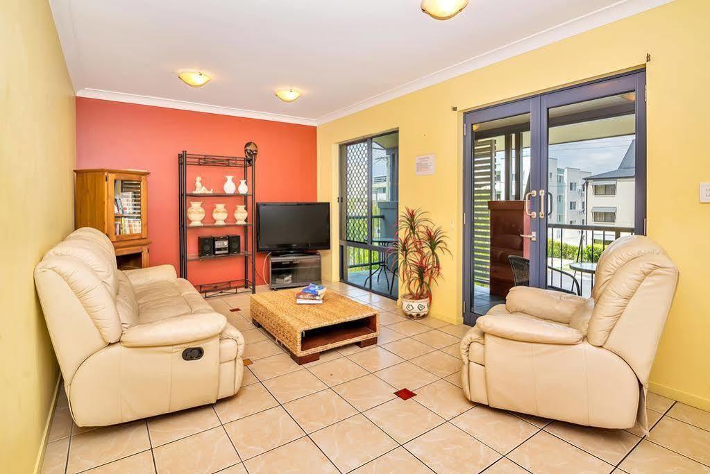 Arrival Lodge Hostel Accommodation Gold Coast Exterior photo